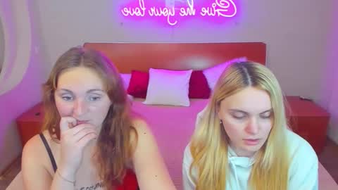 Lili and Bella online show from December 15, 2025, 6:01 pm