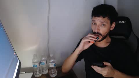 Snapshot of magicjawn chatting on December 18, 2025, 3:34 am magicjawn online show from December 18, 2025, 3:34 am