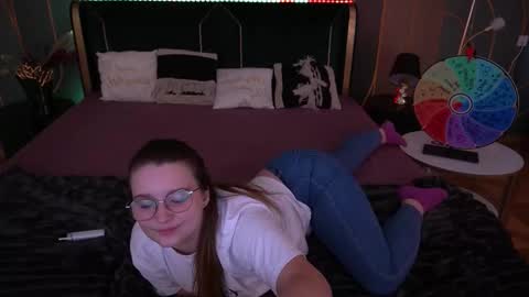 Emily online show from October 10, 2025, 1:21 pm