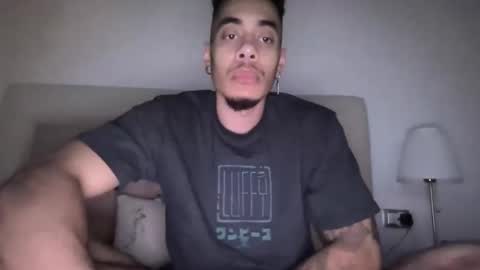 Snapshot of magicsempai chatting on March 5, 2025, 3:40 pm Magicsempai online show from March 5, 2025, 3:40 pm