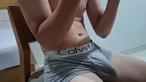 Snapshot of magicstick3003 chatting on December 19, 2025, 3:35 am Eli online show from December 19, 2025, 3:35 am