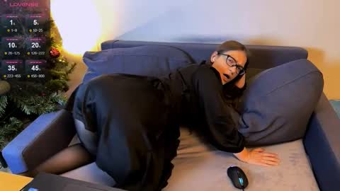 Snapshot of magisuw chatting on October 15, 2025, 11:27 pm Jade online show from October 15, 2025, 11:27 pm