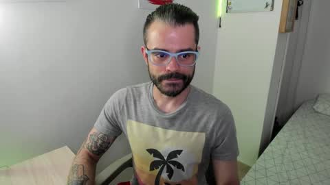 Snapshot of magnus_king chatting on May 15, 2026, 2:51 am online show from May 15, 2026, 2:51 am