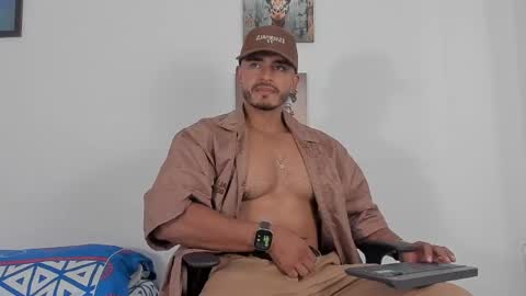 Snapshot of magnusclark chatting on May 10, 2026, 7:19 pm Magnusclark online show from May 10, 2026, 7:19 pm