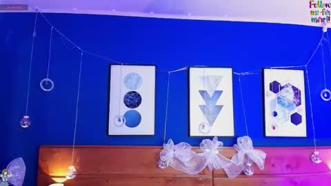 Dani online show from December 15, 2025, 11:03 am