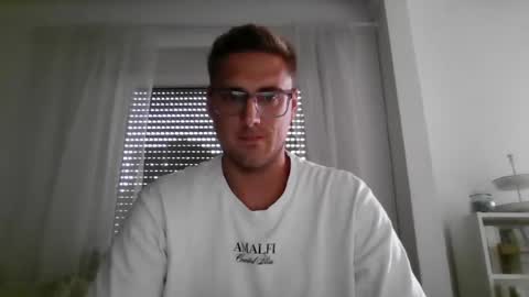 Snapshot of mahrcuhs chatting on July 16, 2026, 3:29 pm mahrcuhs online show from July 16, 2026, 3:29 pm