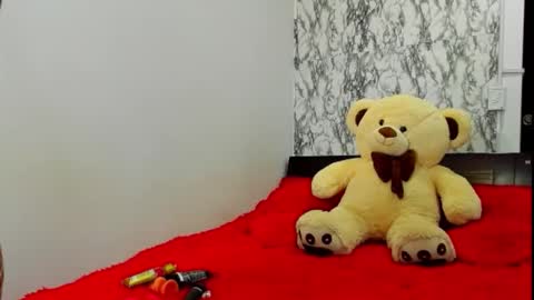 Maia Bronce online show from September 15, 2025, 10:04 am