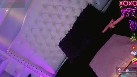 Snapshot of maia_hotts chatting on May 16, 2026, 7:56 pm CamiiGarcia online show from May 16, 2026, 7:56 pm