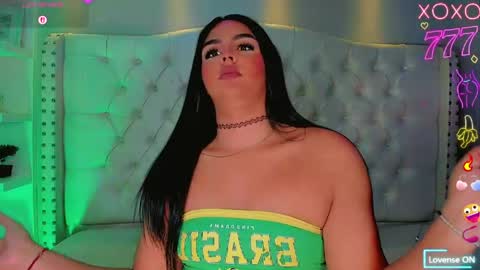 Snapshot of maia_hotts chatting on May 22, 2026, 9:20 pm CamiiGarcia online show from May 22, 2026, 9:20 pm