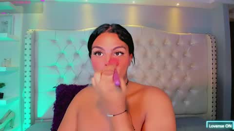 Snapshot of maia_hotts chatting on June 1, 2026, 7:48 pm CamiiGarcia online show from June 1, 2026, 7:48 pm