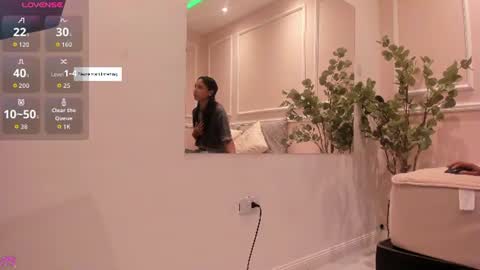 Snapshot of maia_lion chatting on July 16, 2026, 11:05 am Maia online show from July 16, 2026, 11:05 am