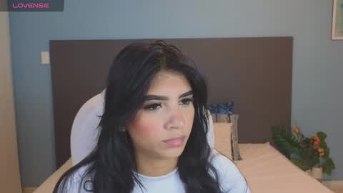 Maiaa Ruiz  online show from February 10, 2025, 1:11 pm