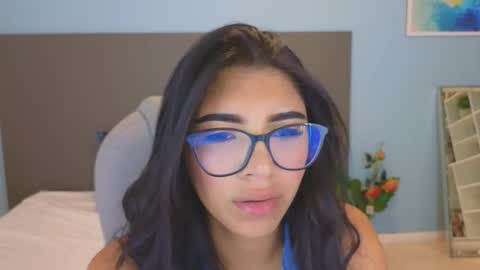 Maiaa Ruiz  online show from October 21, 2025, 2:40 pm