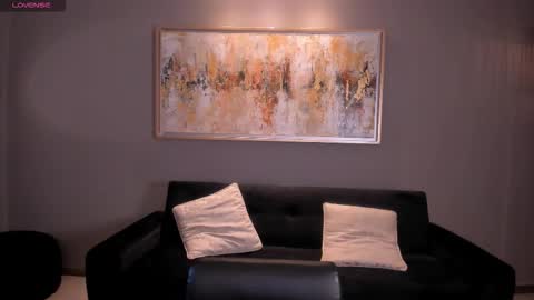  Maia  online show from September 18, 2025, 7:16 pm