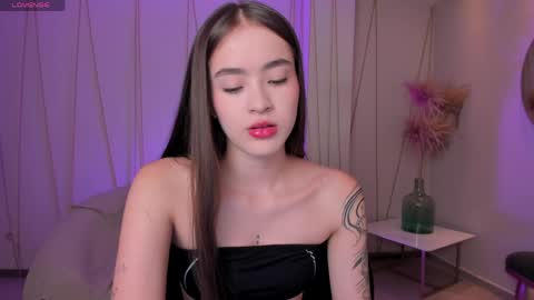  Maia  online show from April 25, 2026, 7:55 pm