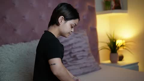 Snapshot of maiamini chatting on October 13, 2025, 10:32 pm Maia online show from October 13, 2025, 10:32 pm