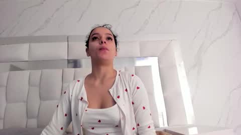 Snapshot of maiapark chatting on January 9, 2026, 11:57 am Maia online show from January 9, 2026, 11:57 am