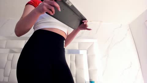 Snapshot of maiapark chatting on February 2, 2026, 11:53 am Maia online show from February 2, 2026, 11:53 am