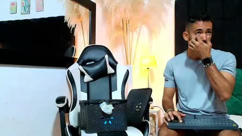 maicolparker0 online show from June 23, 2026, 12:47 pm