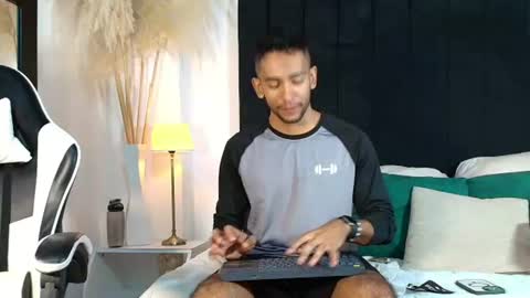 maicolparker0 online show from June 29, 2026, 3:34 pm