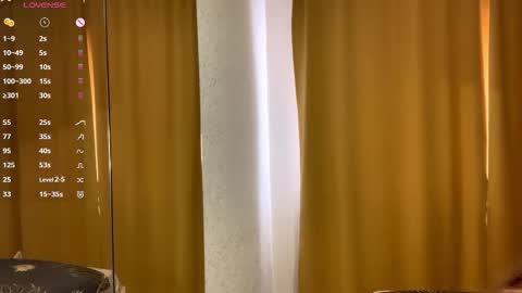 Snapshot of maidacompston chatting on October 11, 2025, 9:19 am Elina online show from October 11, 2025, 9:19 am