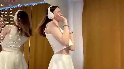 Snapshot of maidacompston chatting on October 20, 2025, 8:15 am Elina online show from October 20, 2025, 8:15 am