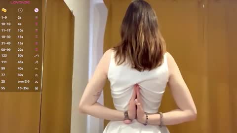 Snapshot of maidacompston chatting on October 26, 2025, 10:21 am Elina online show from October 26, 2025, 10:21 am