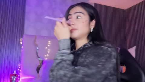 maiily_tay online show from January 14, 2026, 11:49 am