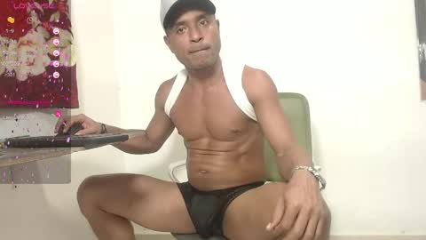 Snapshot of maik_alen chatting on May 15, 2026, 3:35 am . Maik Alen . online show from May 15, 2026, 3:35 am