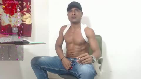 Snapshot of maik_alen chatting on May 24, 2026, 1:05 pm . Maik Alen . online show from May 24, 2026, 1:05 pm