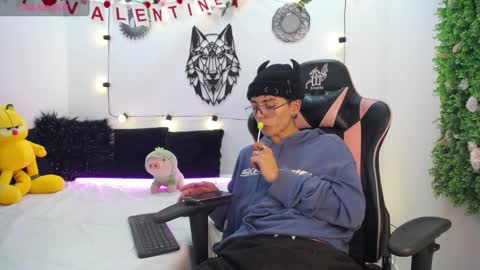 Snapshot of maiky_cooper chatting on February 15, 2025, 3:31 am Maiky Cooper online show from February 15, 2025, 3:31 am