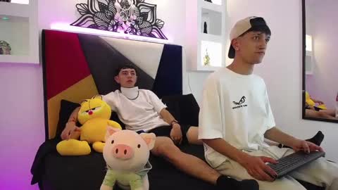 Snapshot of maiky_cooper chatting on February 25, 2025, 4:03 am Maiky Cooper online show from February 25, 2025, 4:03 am