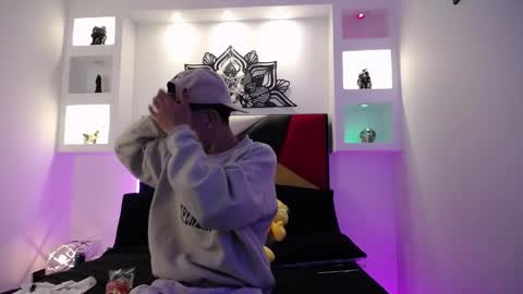 Snapshot of maiky_cooper chatting on February 26, 2025, 3:21 am Maiky Cooper online show from February 26, 2025, 3:21 am