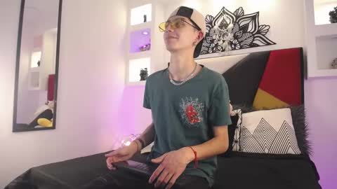 Snapshot of maiky_cooper chatting on March 2, 2025, 3:56 am Maiky Cooper online show from March 2, 2025, 3:56 am