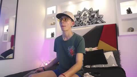 Snapshot of maiky_cooper chatting on March 2, 2025, 7:10 am Maiky Cooper online show from March 2, 2025, 7:10 am