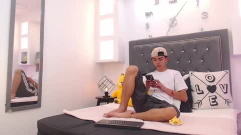 Snapshot of maiky_cooper chatting on March 8, 2025, 4:12 am Maiky Cooper online show from March 8, 2025, 4:12 am