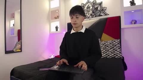 Snapshot of maiky_cooper chatting on March 9, 2025, 5:33 am Maiky Cooper online show from March 9, 2025, 5:33 am