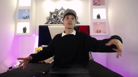 Snapshot of maiky_cooper chatting on March 9, 2025, 8:40 am Maiky Cooper online show from March 9, 2025, 8:40 am