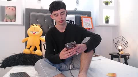 Snapshot of maiky_cooper chatting on March 12, 2025, 4:19 am Maiky Cooper online show from March 12, 2025, 4:19 am