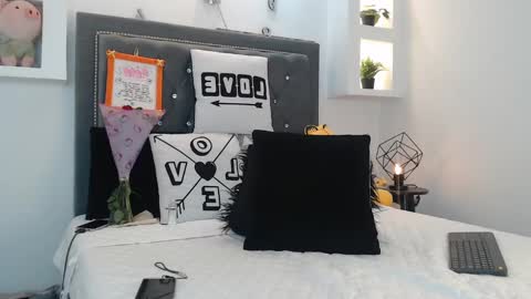 Snapshot of maiky_cooper chatting on March 12, 2025, 8:08 am Maiky Cooper online show from March 12, 2025, 8:08 am