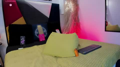 Snapshot of maiky_cooper chatting on October 8, 2025, 9:12 pm Maiky Cooper online show from October 8, 2025, 9:12 pm