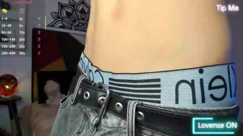 Snapshot of maiky_cooper chatting on October 14, 2025, 8:31 pm Maiky Cooper online show from October 14, 2025, 8:31 pm