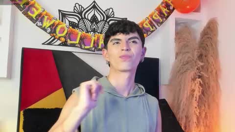 Snapshot of maiky_cooper chatting on October 26, 2025, 8:04 pm Maiky Cooper online show from October 26, 2025, 8:04 pm