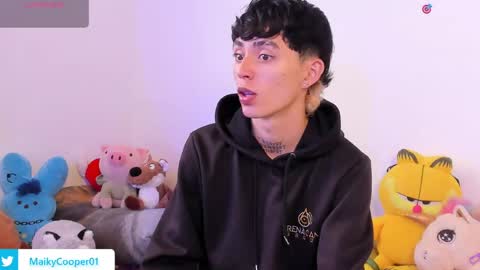 maiky_cooper01 online show from April 29, 2026, 2:43 pm