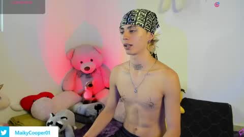 maiky_cooper01 online show from May 8, 2026, 7:30 pm