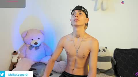 maiky_cooper01 online show from May 10, 2026, 3:06 pm