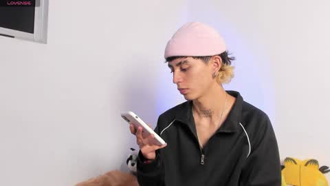 maiky_cooper01 online show from May 12, 2026, 3:03 am