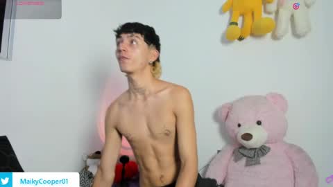 maiky_cooper01 online show from May 19, 2026, 3:35 am
