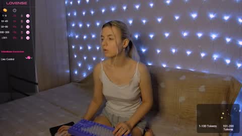 Snapshot of mailin_harrington chatting on December 26, 2024, 2:44 am Your kitty online show from December 26, 2024, 2:44 am