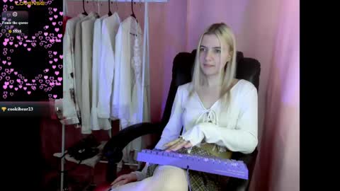 Your kitty online show from June 3, 2026, 3:53 am